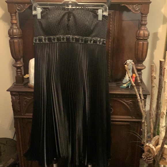 Closet CLEANOUT sale Badgley Mischka strapless pleated dress. Sz 6 - Picture 1 of 11
